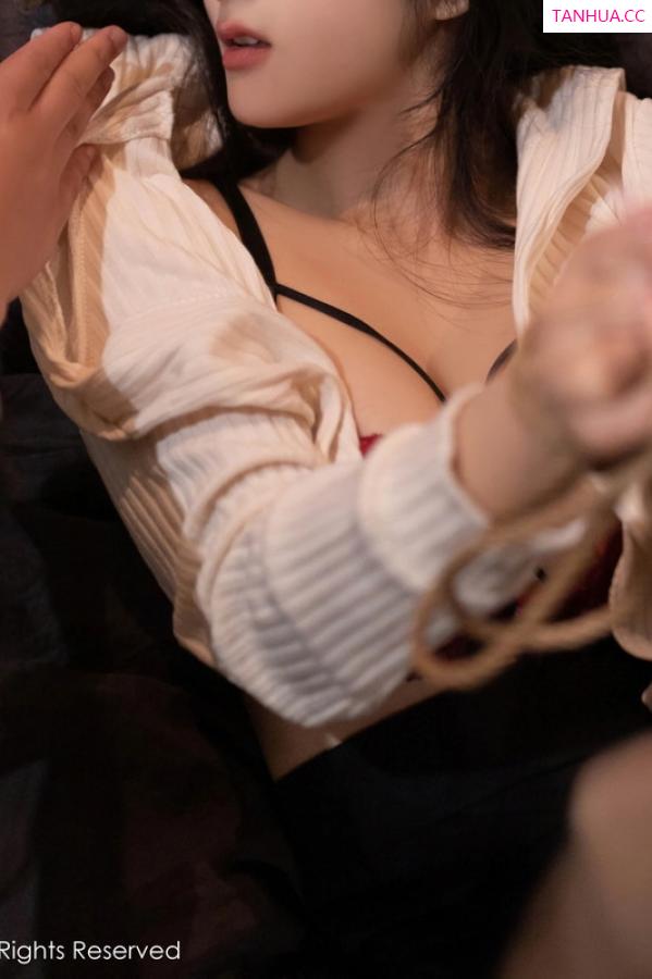   [XiuRen]高清写真图 2023.10.31 No.7588 谭小灵 黑丝美腿第30张图片